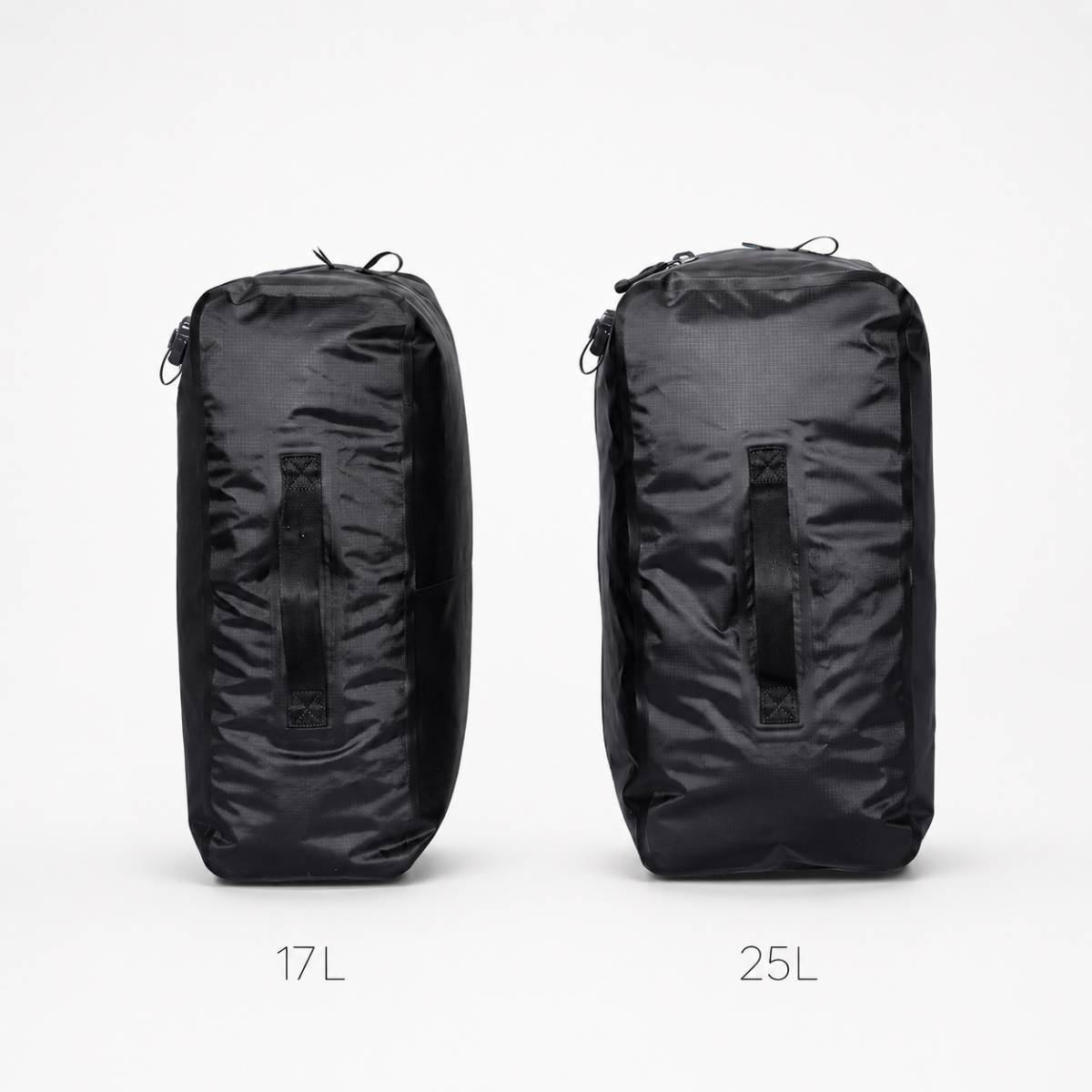 Größenvergleich der schwarzen Vacuum Bags mit 17L und 25L.